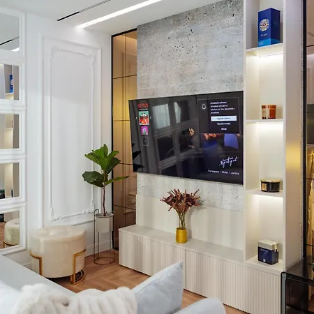 Cr Vibe Decebal Center ブカレスト